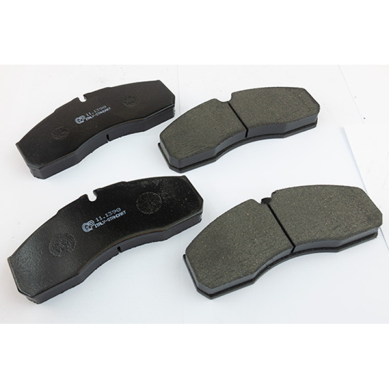 Гальмівні колодки передні Iveco E3 65 GP 111390 Гальмівні колодки передні Iveco E3 65 GP 111390